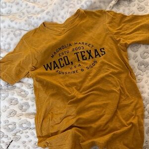 Magnolia Mustard Short Sleeve Tee